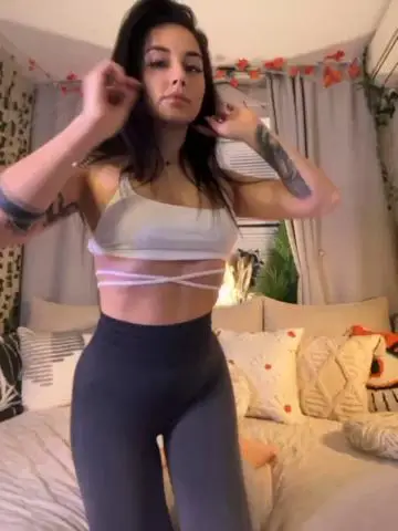 -Bombshell-Bongacams Porn Cam 2023-11-24