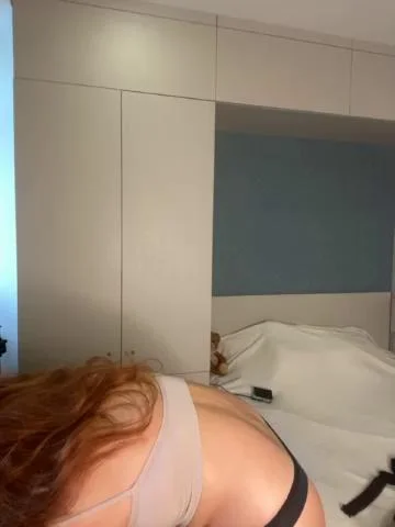 -wowFox-Bongacams Porn Cam 2023-11-24