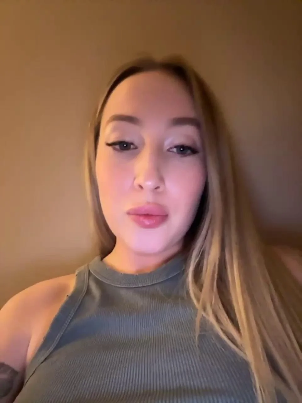 KiraBlakeBongacams Porn Cam 2024-01-27