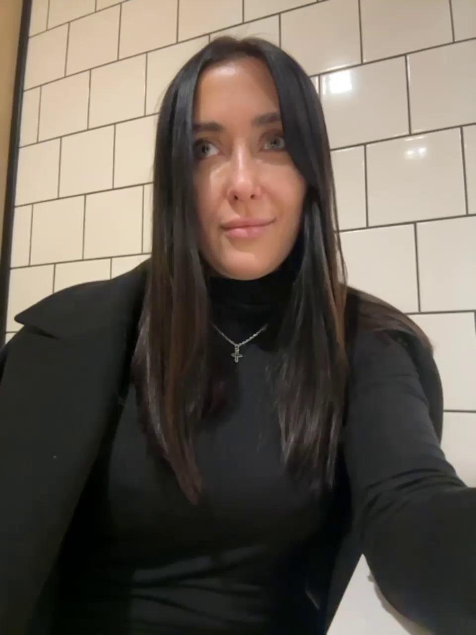 LinahelenBongacams Porn Cam 2023-12-25