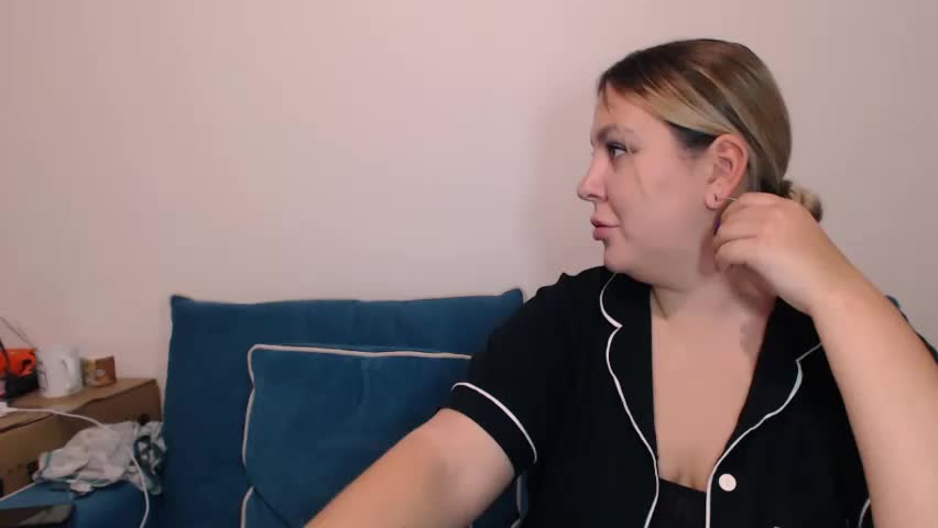 BugaGirlsBongaCams Porn Cam 2023-09-25