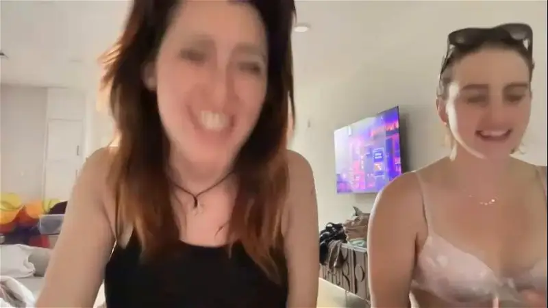 SluttylilsisterChaturbate Porn Cam 2023-12-09