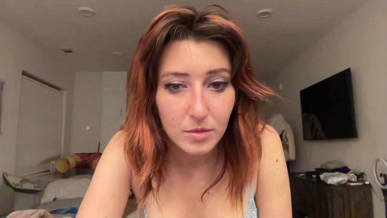 SluttylilsisterChaturbate Porn Cam 2024-01-22