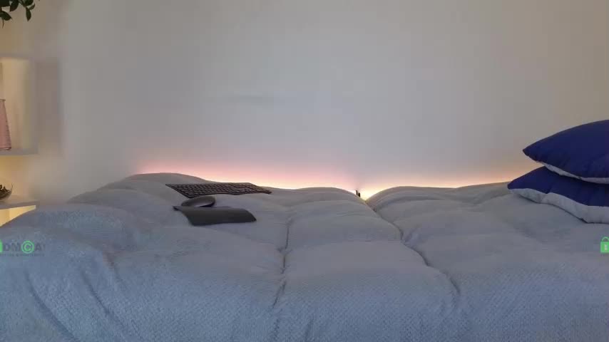Julia_cute_Chaturbate Porn Cam 2023-07-11