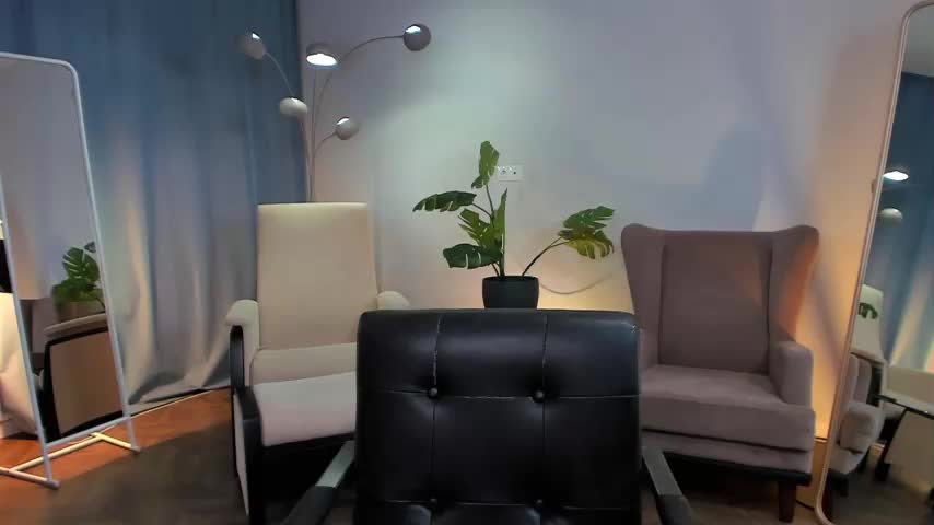Lilla_myChaturbate Porn Cam 2023-06-08