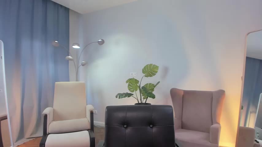 Lilla_myChaturbate Porn Cam 2023-04-30