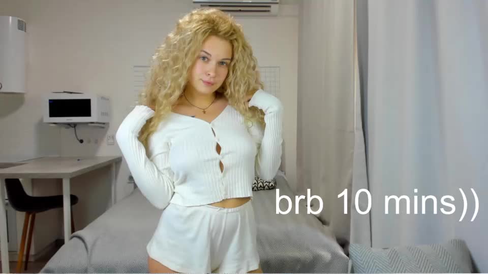 Mila_martella2004Chaturbate Porn Cam 2023-09-17
