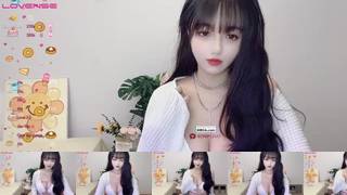 7_iuiuStripchat Porn Cam 2023-12-11