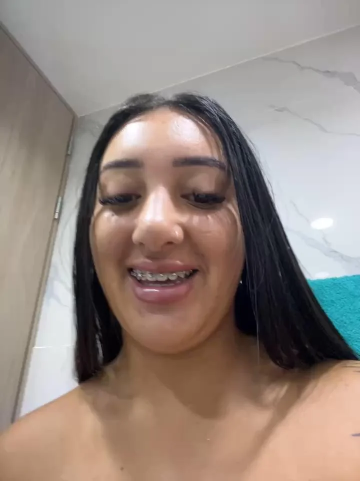 HannahoffStripchat Porn Cam 2024-01-20