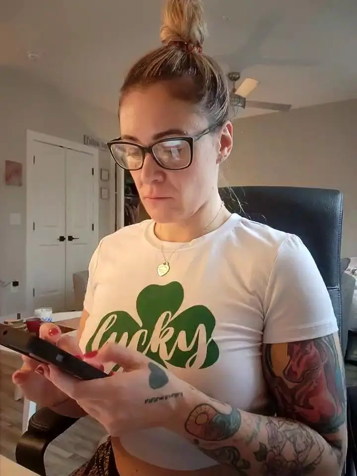 HollyTattooStripchat Porn Cam 2024-01-09