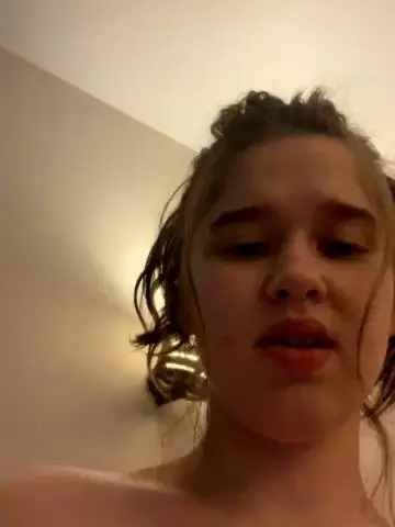 HornyGirlHStripchat Porn Cam 2023-09-21