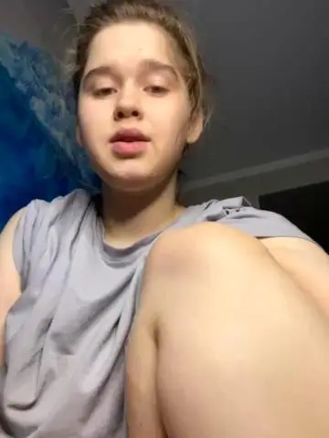 HornyGirlHStripchat Porn Cam 2023-12-05