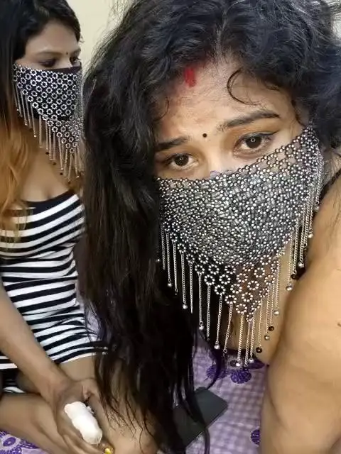 Indian_hotmilfsStripchat Porn Cam 2023-10-18