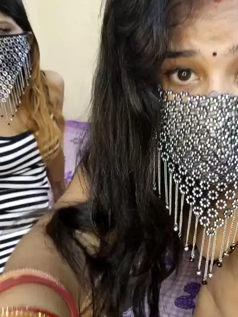 Indian_hotmilfsStripchat Porn Cam 2023-10-18