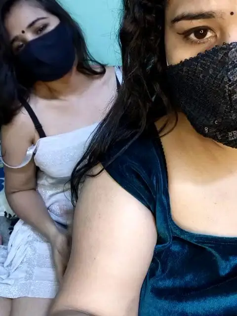 Indian_hotmilfsStripchat Porn Cam 2023-12-09