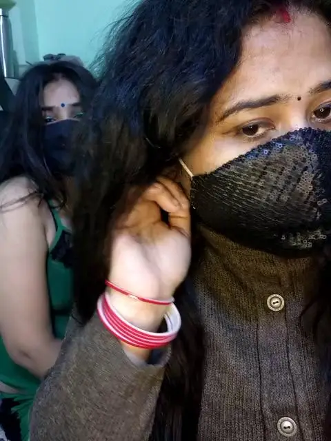 Indian_hotmilfsStripchat Porn Cam 2023-12-26