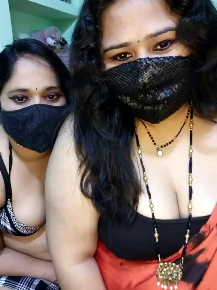 Indian_hotmilfsStripchat Porn Cam 2024-02-15