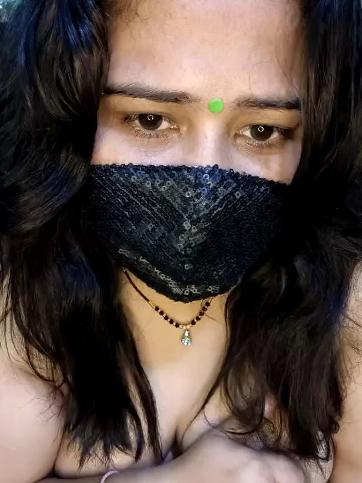 Indian_hotmilfsStripchat Porn Cam 2024-02-18