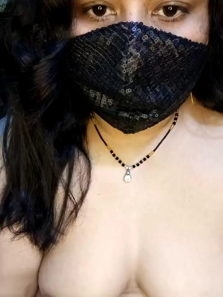 Indian_hotmilfsStripchat Porn Cam 2024-02-18