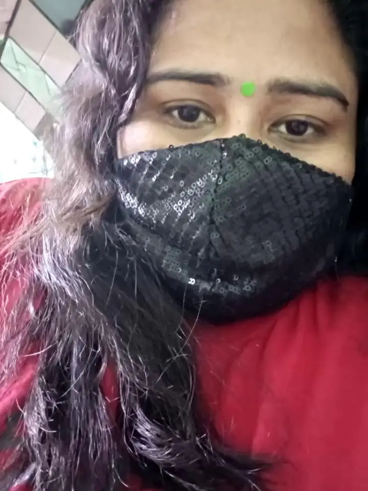 Indian_hotmilfsStripchat Porn Cam 2024-02-18