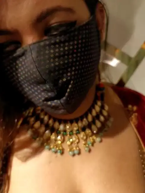 Indian_LisaStripchat Porn Cam 2023-09-24