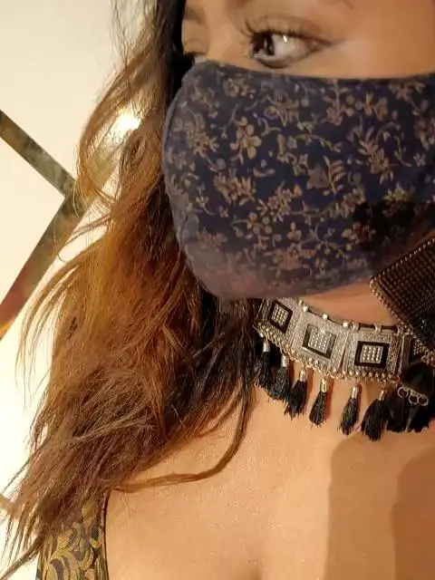 Indian_LisaStripchat Porn Cam 2023-10-03