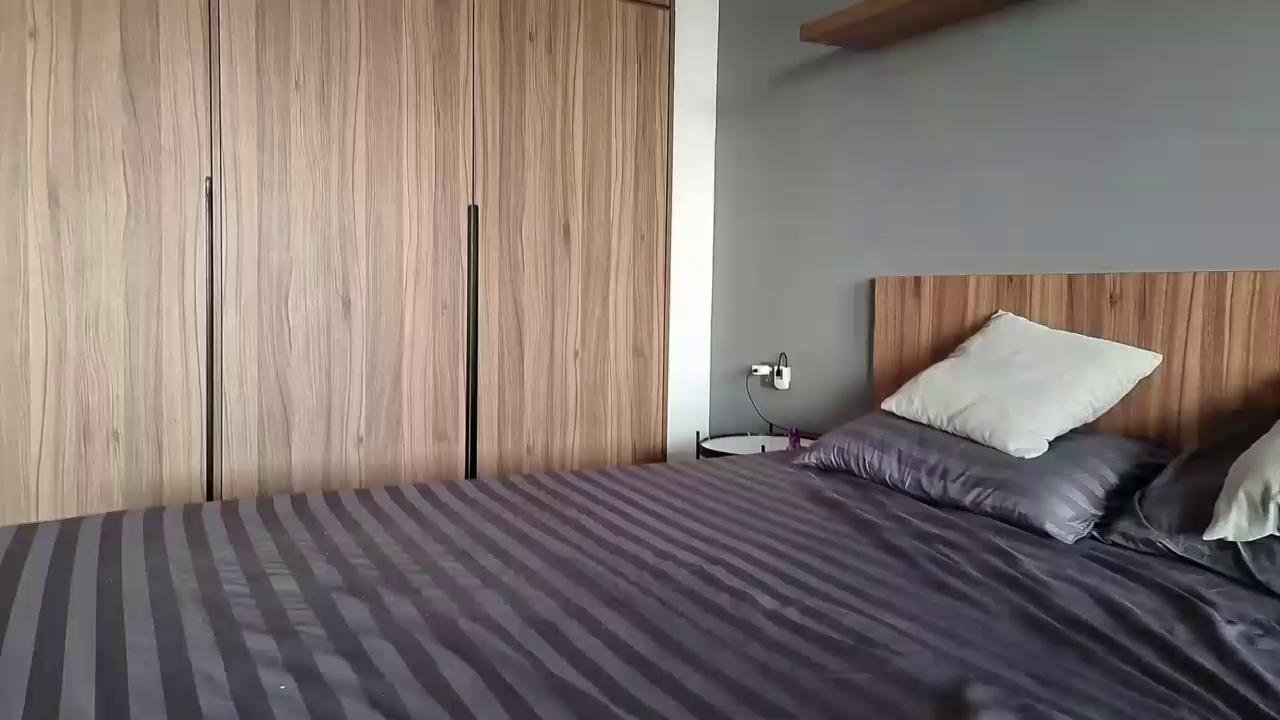 Kiera_ThomasStripchat Porn Cam 2023-12-31