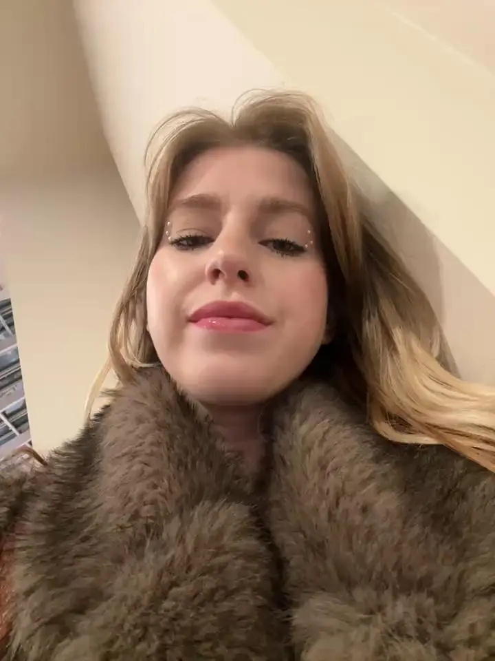 Kira_MiuStripchat Porn Cam 2024-01-29