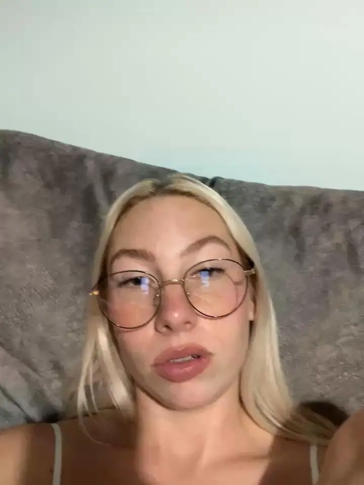 LuisaBeckerStripchat Porn Cam 2024-01-29