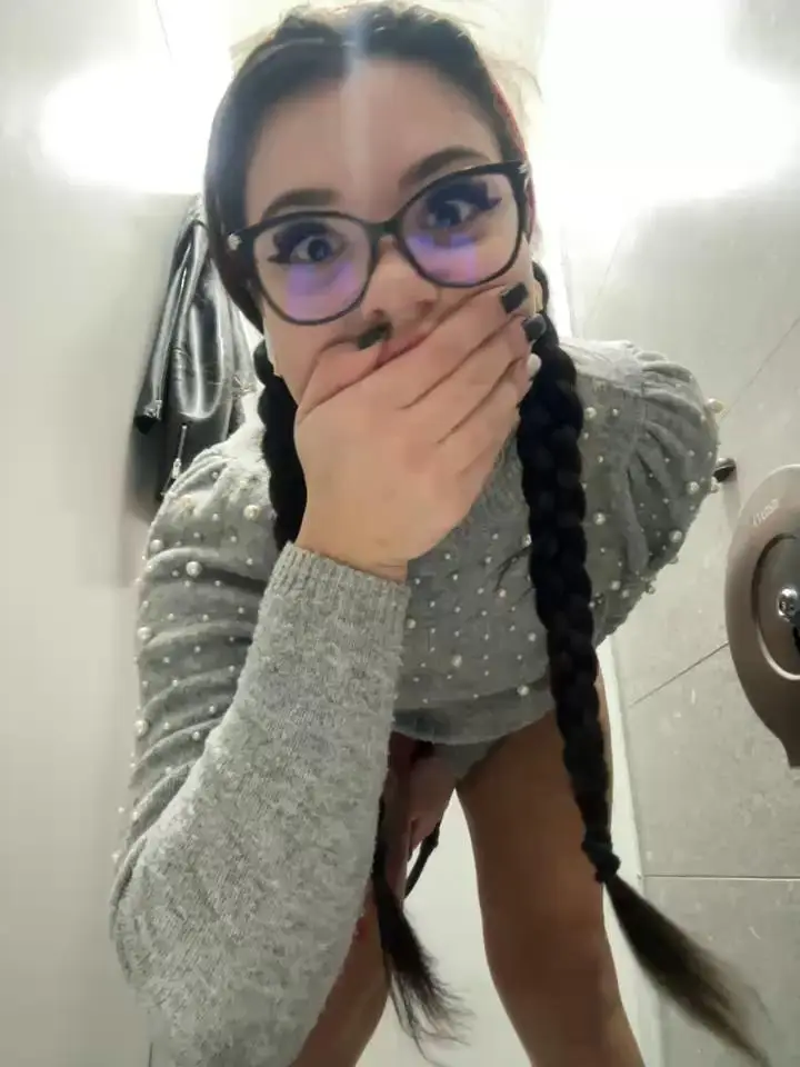 RedAssHottieStripchat Porn Cam 2024-01-08