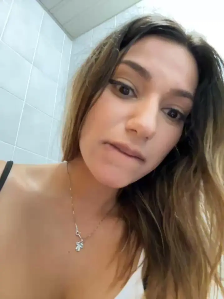 _MiaQueen_Stripchat Porn Cam 2024-05-28