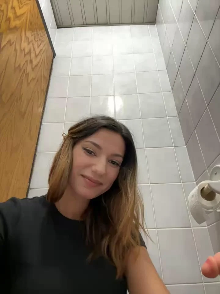 _MiaQueen_Stripchat Porn Cam 2024-05-28