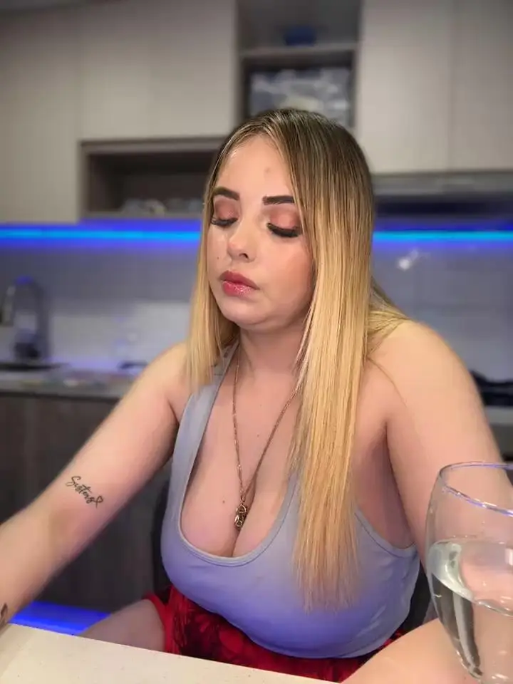 AlirawrzStripchat Porn Cam 2024-06-08