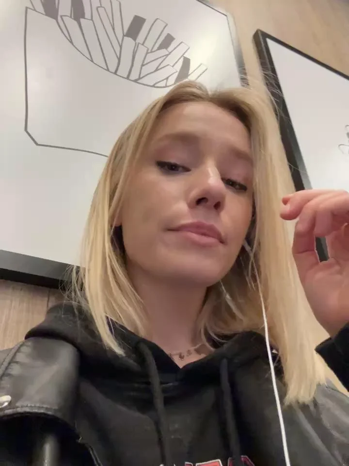 SSSATIVA_modelStripchat Porn Cam 2024-06-18