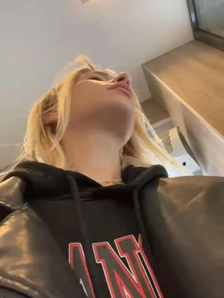 SSSATIVA_modelStripchat Porn Cam 2024-06-18