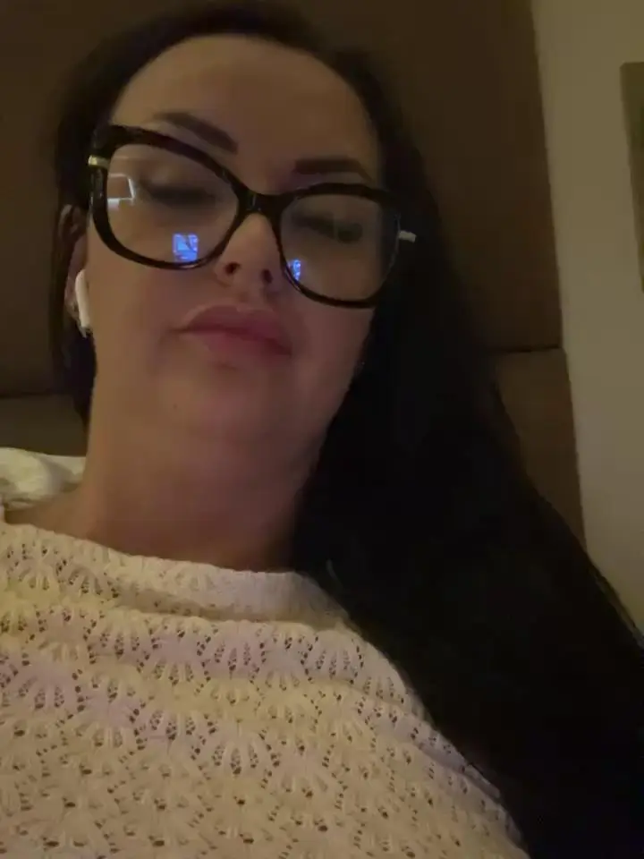 Young_hot_momStripchat Porn Cam 2024-06-18