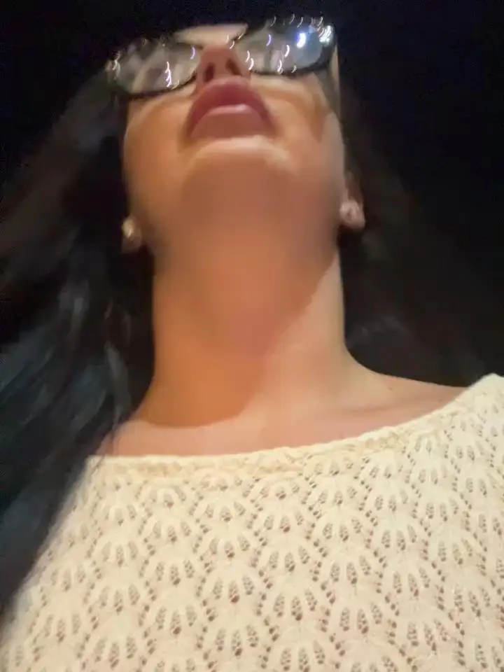 Young_hot_momStripchat Porn Cam 2024-06-18