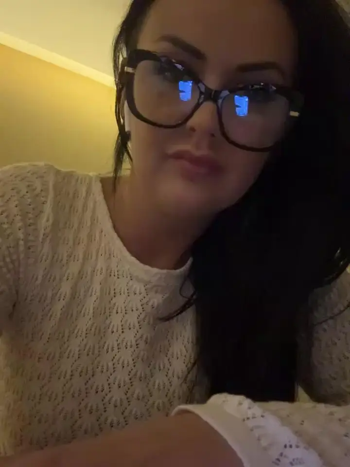 Young_hot_momStripchat Porn Cam 2024-06-18