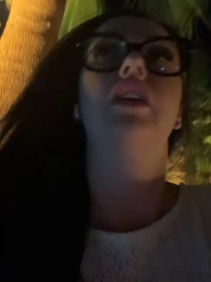 Young_hot_momStripchat Porn Cam 2024-06-18