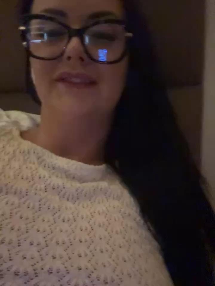 Young_hot_momStripchat Porn Cam 2024-06-18