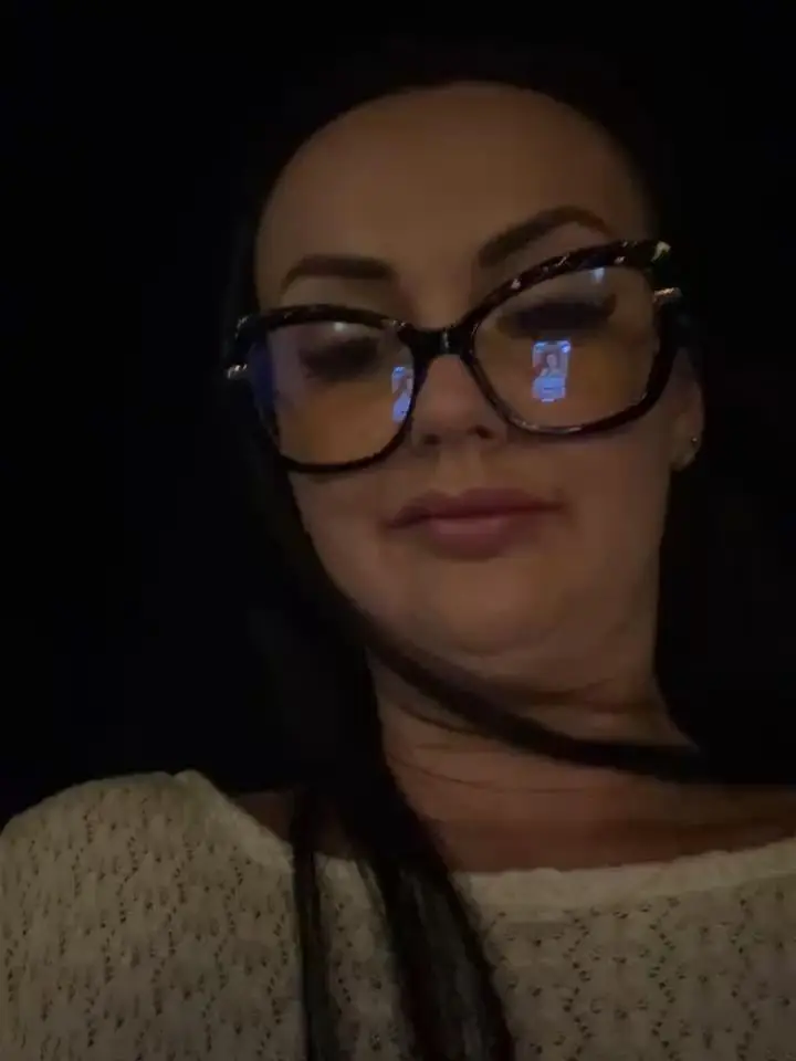 Young_hot_momStripchat Porn Cam 2024-06-18