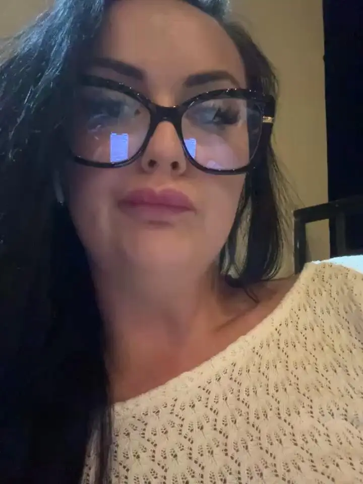 Young_hot_momStripchat Porn Cam 2024-06-18