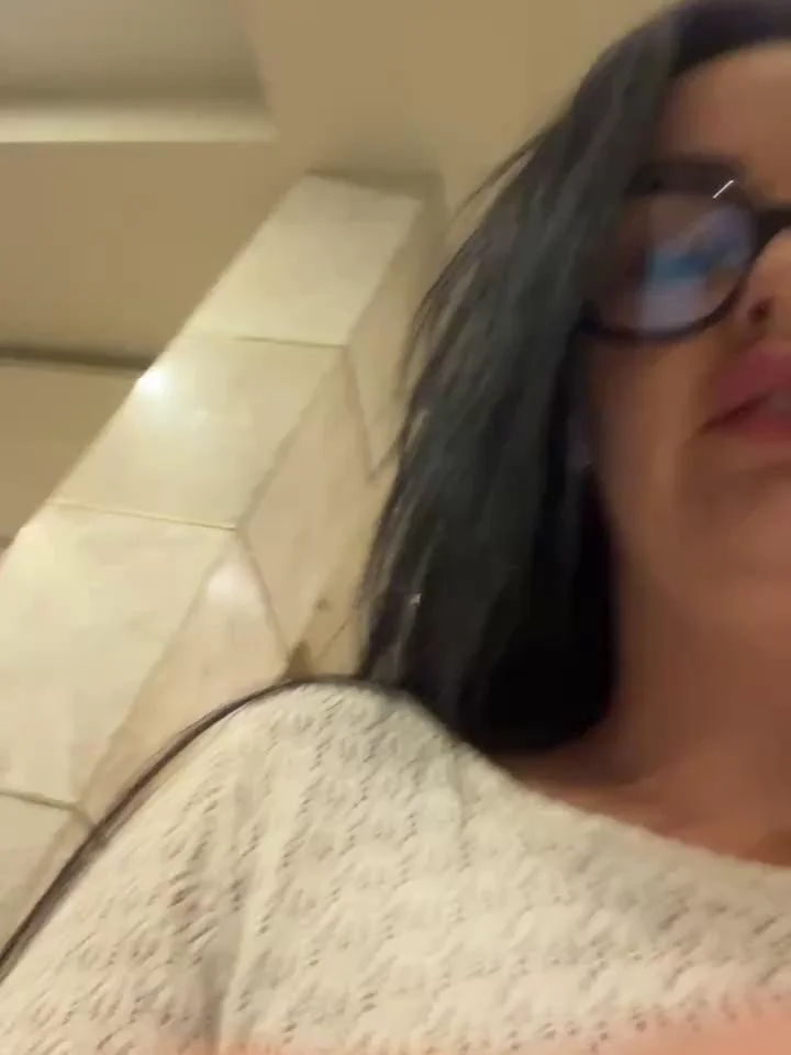 Young_hot_momStripchat Porn Cam 2024-06-18