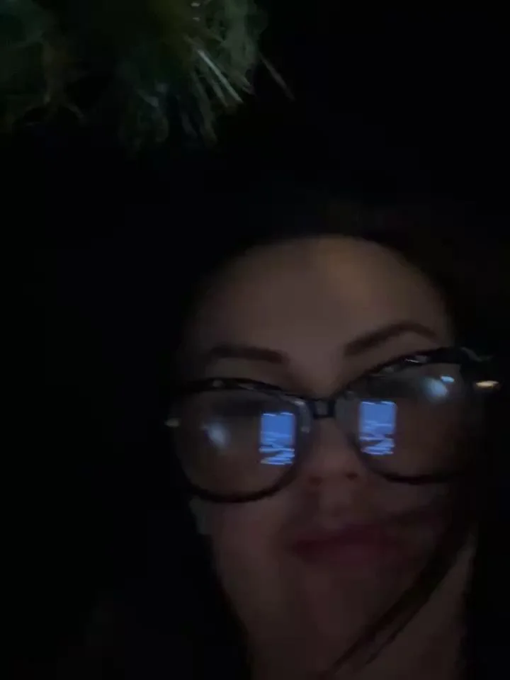 Young_hot_momStripchat Porn Cam 2024-06-18