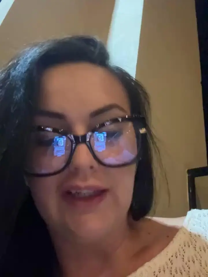 Young_hot_momStripchat Porn Cam 2024-06-18