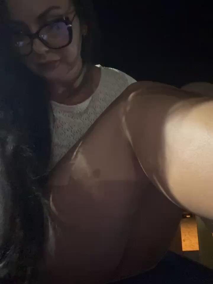 Young_hot_momStripchat Porn Cam 2024-06-18