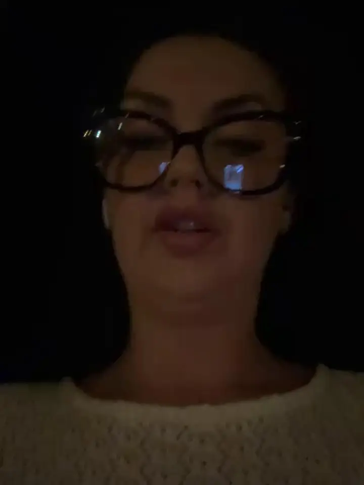 Young_hot_momStripchat Porn Cam 2024-06-18