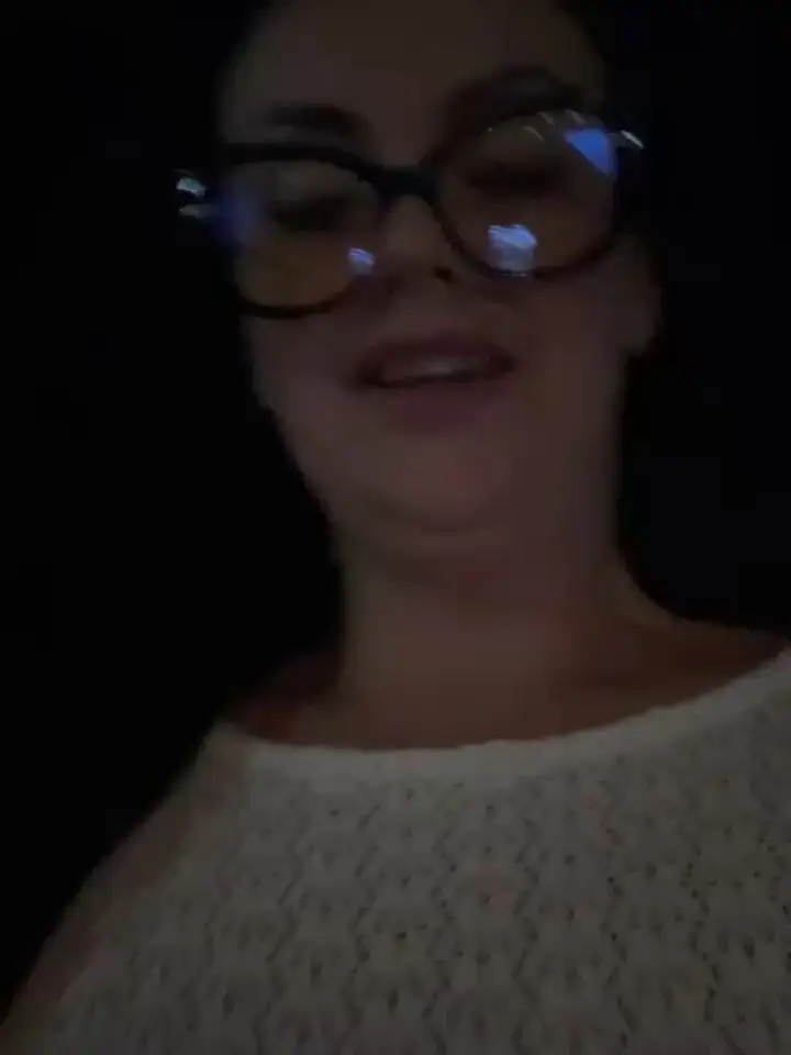 Young_hot_momStripchat Porn Cam 2024-06-18