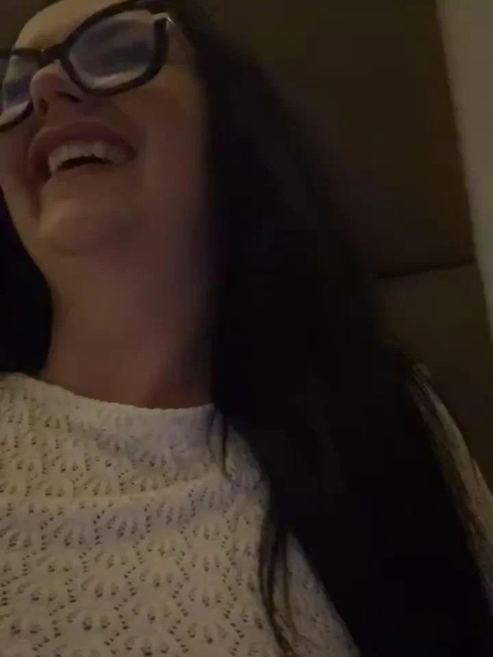 Young_hot_momStripchat Porn Cam 2024-06-18