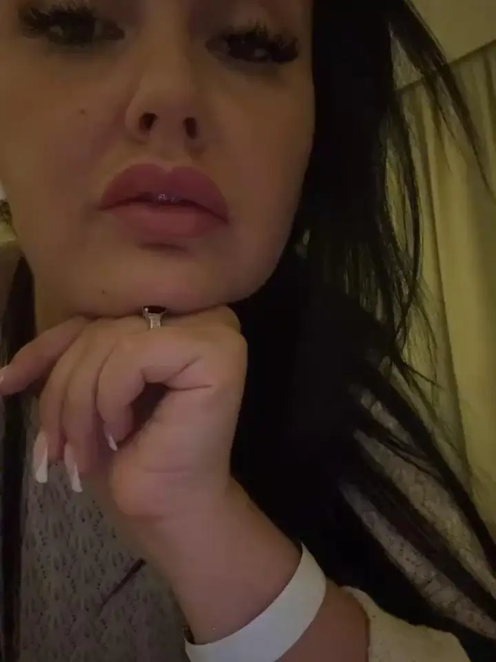 Young_hot_momStripchat Porn Cam 2024-06-18